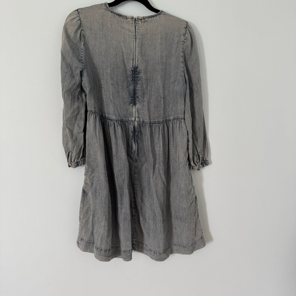 Velvet Heart Chambray Super Soft Gathered button cuff - Picture 8 of 8